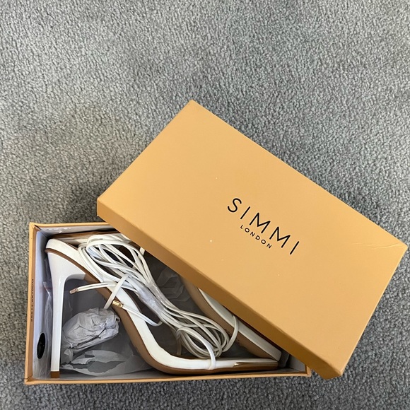 Simmi Shoes White Lace Up Heels US 9 - Picture 2 of 5